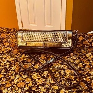 Kathy Van Zeeland Detailed Gorgeous Crossbody bag.